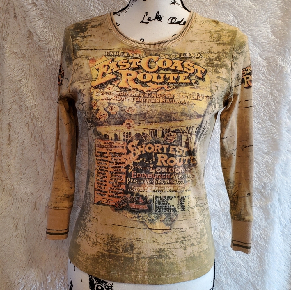 SKINNY MINNIE Graphic Top - Large